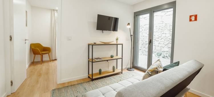 庭院波尔图设计公寓L配有露台(Courtyard Oporto Design Apartment L with Terrace)图片