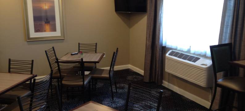 格伦伍德格兰德斯德套房酒店(GrandStay Hotel & Suites - Glenwood)图片