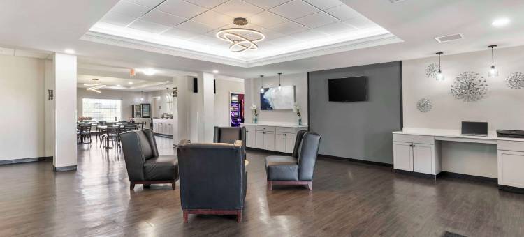 马斯库塔 /SAFB贝斯特韦斯特优质酒店(Best Western Plus MidAmerica Hotel)图片