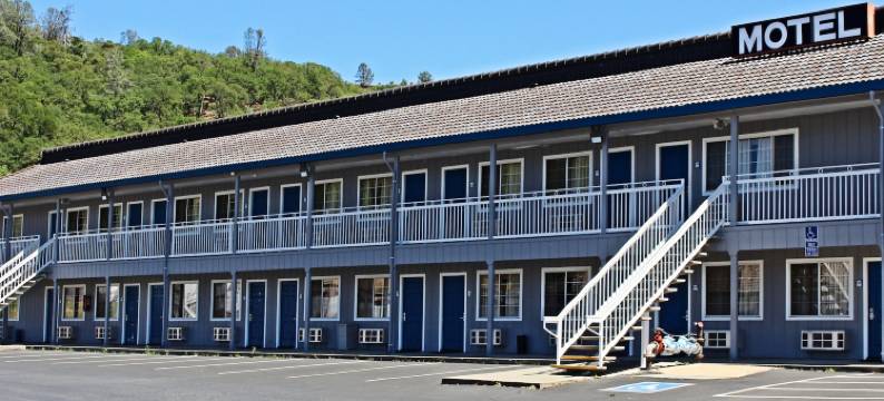 波因特湖旅馆(Lake Point Lodge)图片