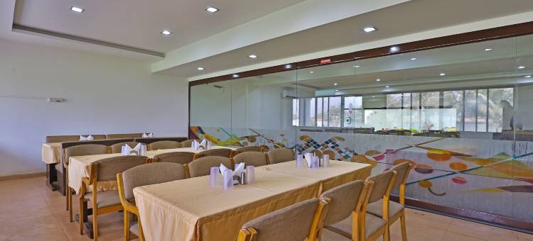 锡尔瓦萨乌特卡什酒店(Utkarsh Hotel)图片