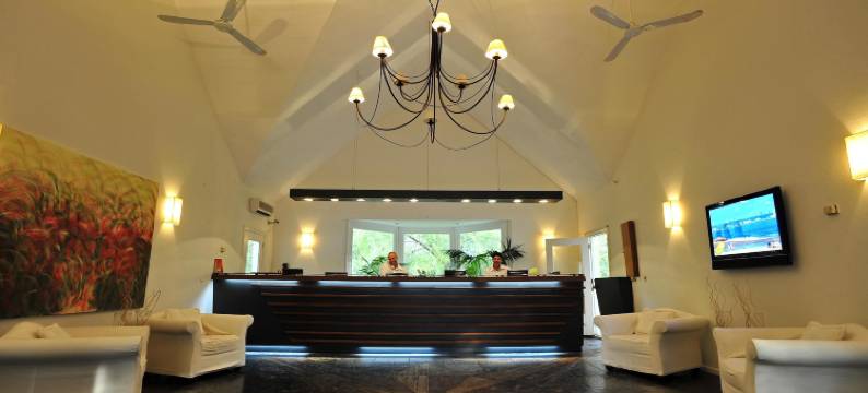 索拉纳斯蓬塔德尔埃斯特 & 水晶海滩(Solanas Punta del Este & Crystal Beach)图片