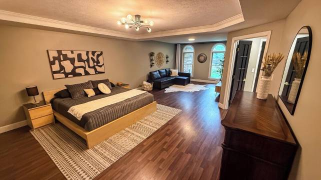 Modern Ranch in Hubbard with arcade, game room, gym, sauna & MORE!