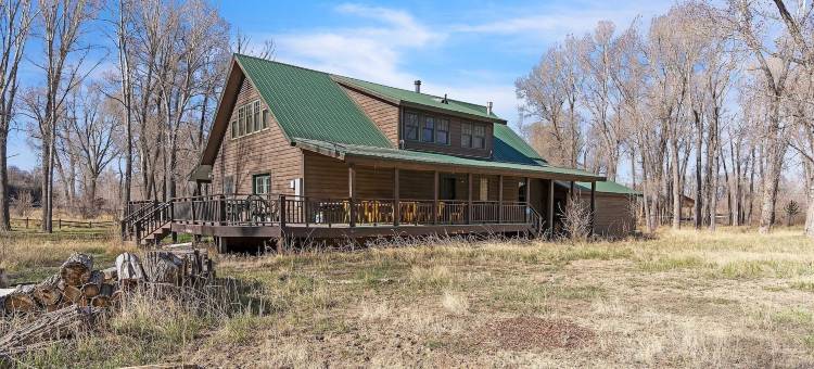 迷人的乡村四卧室度假屋有河滨景观四卧室小屋(Charming Country 4br Retreat With Riverfront Views 4 Bedroom Cabin)图片