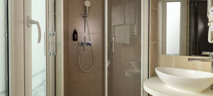 巴黎星辰Korner酒店(近地铁3号线、快铁RER C线)(Hôtel Korner Etoile)图片