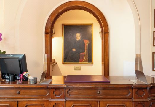 Hotel PendiniHotel Overview