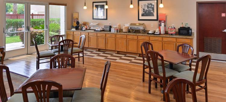 休斯顿迪尔帕克船区希尔顿欢朋酒店(Hampton Inn Houston Deer Park Ship Area)图片