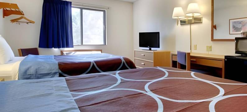 爱荷华市-科尔维尔速8酒店(Super 8 by Wyndham Iowa City/Coralville)图片