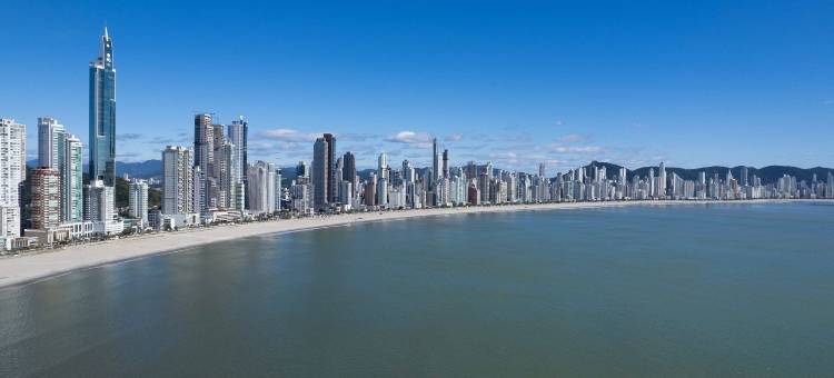 Viva 的 The Spot One - 豪华且直通 Balneário 购物中心(The Spot One by Viva - Luxo e Acesso Direto ao Balneário Shopping)图片