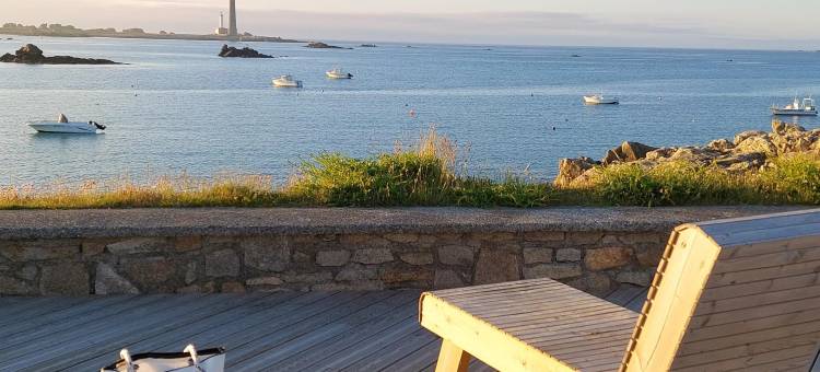 Stone House in Brittany near the Sea图片
