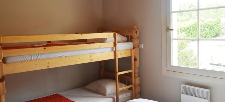 Quiet holiday home in Les Vans with pool图片