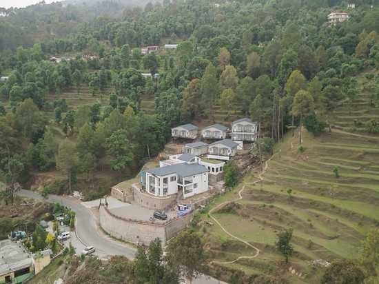 斯佩尔蒙特 - 考萨尼喜马拉雅景观无边泳池度假村