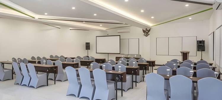 布罗莫格兰德威兹酒店(Grand Whiz Hotel Bromo)图片