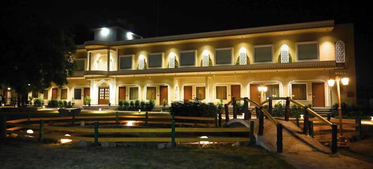 弗林达文卡丹布库提尔(Kadamb Kuteer Vrindavan)图片