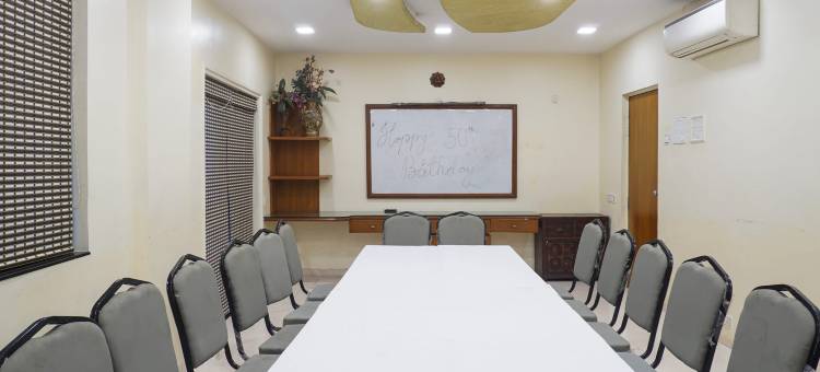 Super Townhouse Oak Prabhat Road Formerly Hotel Royalty图片