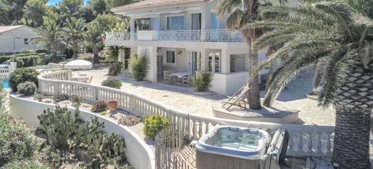 Villa in Les Issambres near the Sea图片