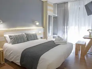 阿尔达蓬费拉达中心酒店(Hotel Alda Centro Ponferrada)