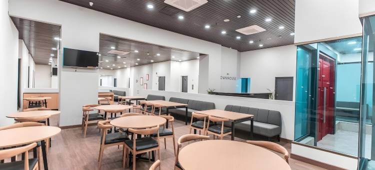 超级OYO联排别墅1号酒店萨伦巴(Super OYO Townhouse 1 Hotel Salemba)图片
