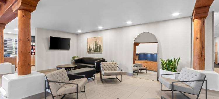 西菲尼克斯古德伊尔红狮套房酒店(Red Lion Inn & Suites Goodyear Phoenix)图片