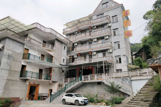 遂昌南尖岩石川农家乐