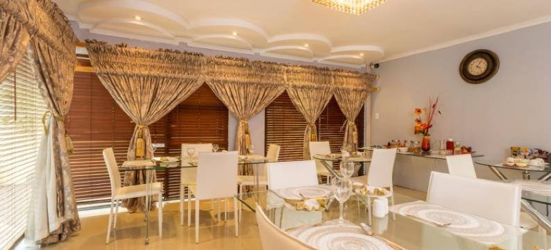 Ezulwini Guest House - Standard Double Room with Balcony & Pool View, 2 Guests图片