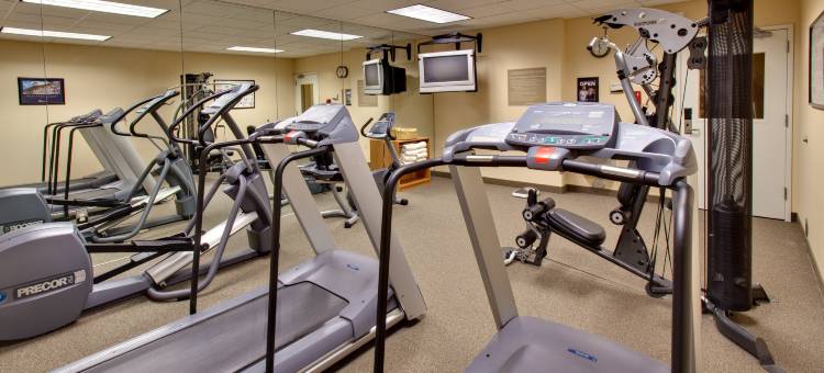 法戈Candlewood Suites酒店-北达科他州立大学 洲际旗下(Candlewood Suites FARGO-N. DAKOTA STATE UNIV. by IHG)图片