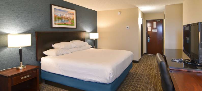 印第安纳波利斯北金字塔贝斯特韦斯特优质酒店(Best Western Plus Indianapolis North at Pyramids)图片