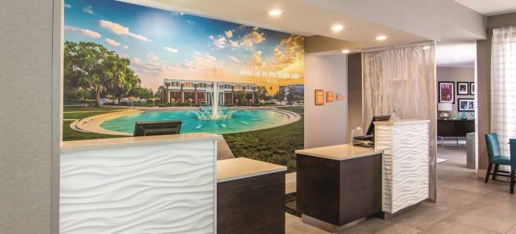 奥兰多UCF拉昆塔温德姆套房酒店(La Quinta Inn & Suites by Wyndham Orlando UCF)图片