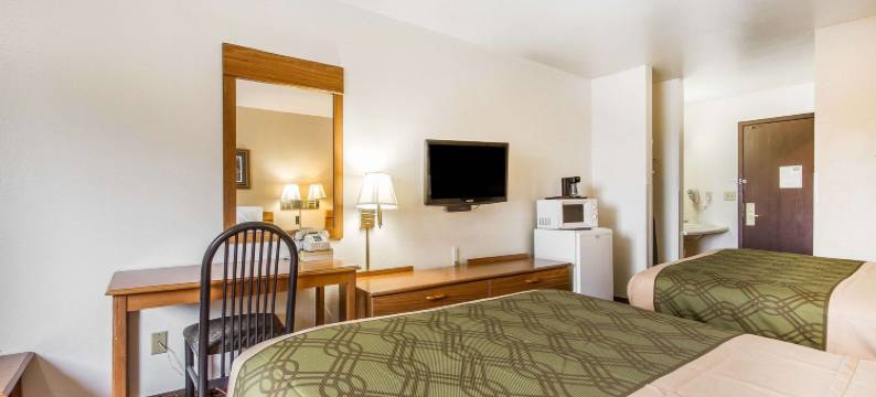 罗德威旅馆及套房麦迪逊东(Rodeway Inn & Suites Madison East)图片