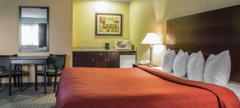 马什菲尔德美吟温德姆酒店(AmericInn by Wyndham Marshfield)图片