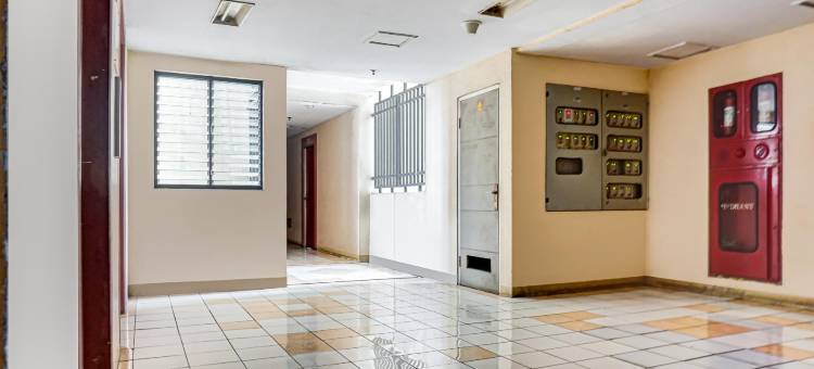 O凯撒物业希布布尔村B座大堂酒店公寓(Hotel O Apartement Cibubur Village Kaisar Property Lobby B)图片