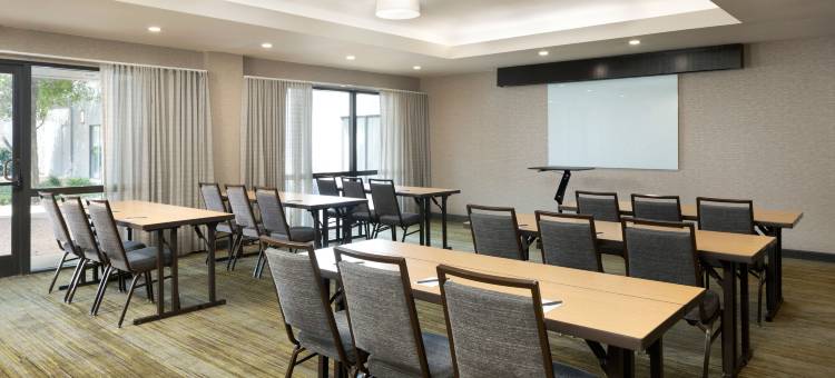 圆石市奥斯汀万怡酒店(Courtyard Austin Round Rock)图片