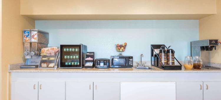 米德兰速8酒店(Super 8 by Wyndham Midland)图片