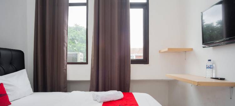 OYO 3929 8安高马斯酒店(RedDoorz at Jalan Bangau Palembang)图片