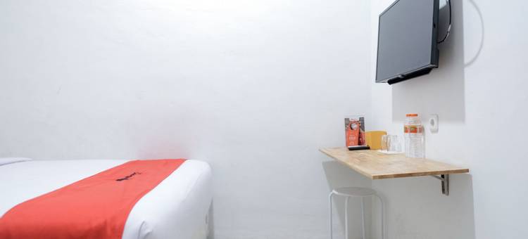 红多兹酒店 - 棉兰阿克萨拉(RedDoorz @ Aksara Medan)图片