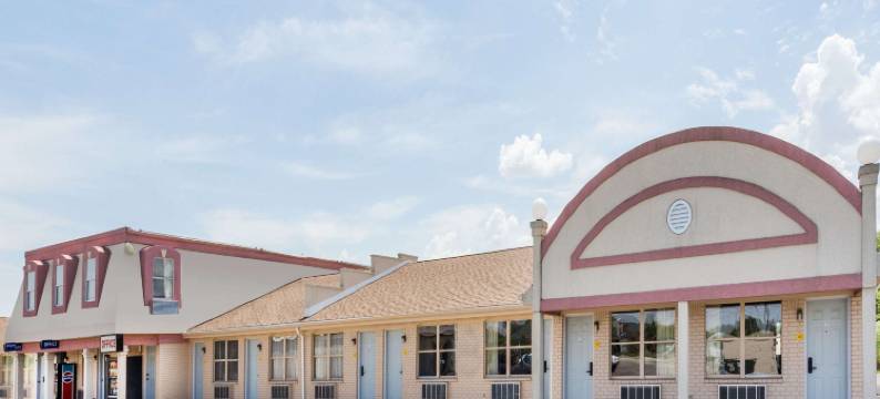 秘鲁骑士酒店(Knights Inn Peru)图片