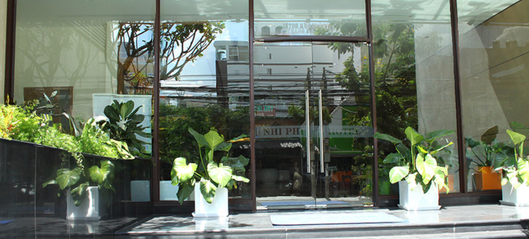 芽庄健保披酒店(Nhi Phi Hotel)图片