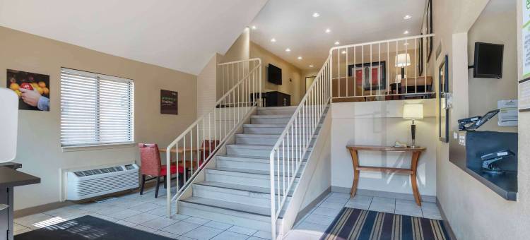 Suburban Studios 印第安纳波利斯西北 - 学院公园(Suburban Studios Indianapolis Northwest - College Parks)图片