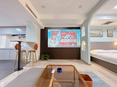 房东暮辰辰公寓(富强路分店)