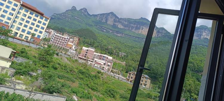 金山溪月民宿(金佛山178环线金山湖店)图片