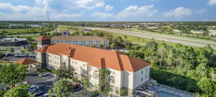 夏洛特港-蓬塔戈尔达舒适套房酒店(Comfort Inn & Suites Port Charlotte-Punta Gorda)图片