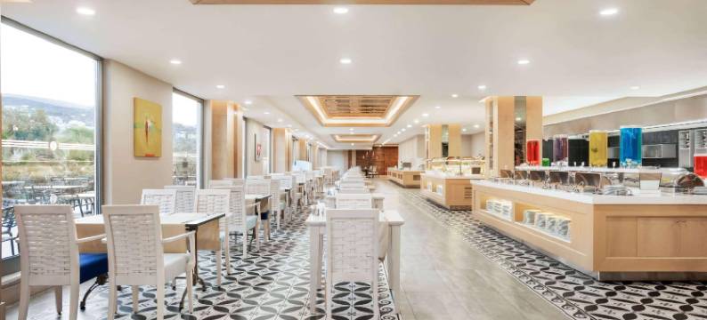 Ramada Hotel & Suites by Wyndham Kusadasi图片