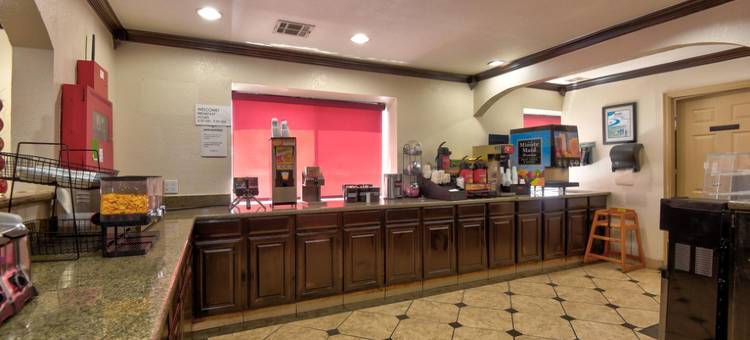 俄克拉何马城机场北温德姆华美达酒店(Ramada by Wyndham Oklahoma City Airport North)图片