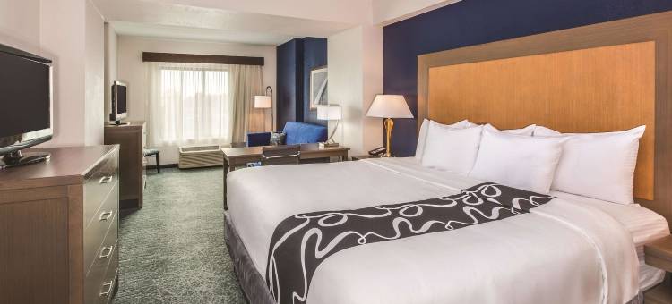 费城机场拉昆塔温德姆套房酒店(La Quinta Inn & Suites by Wyndham Philadelphia Airport)图片