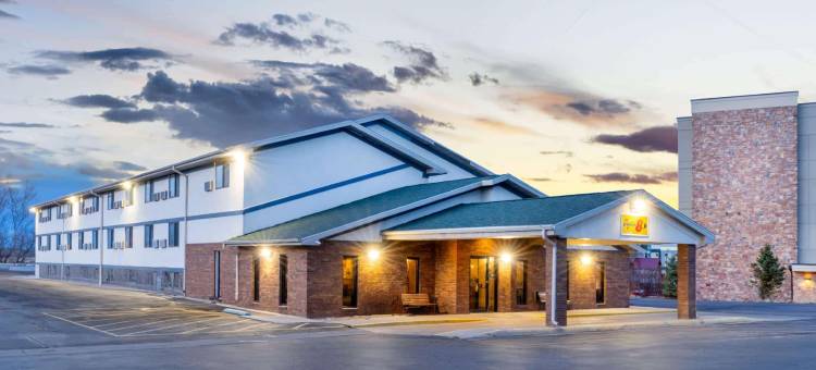 夏延尼速8酒店(Super 8 by Wyndham Cheyenne WY)图片