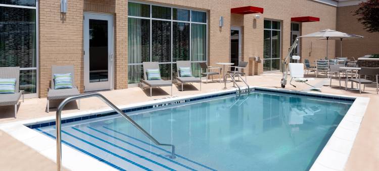 亚特兰大巴克海特广场希尔顿欢朋套房酒店(Hampton Inn & Suites Atlanta Buckhead Place)图片