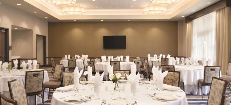 希尔顿安泊酒店-波特兰/希尔斯伯勒(Embassy Suites by Hilton Portland Hillsboro, Oregon)图片