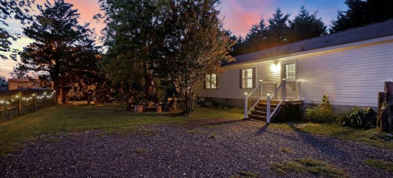 Captain's Cottage- Walking distance to beach, 10 Mins to DE Turf图片