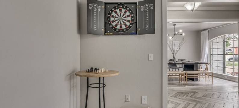 North OKC - Large, Modern Home with Pool and Game Room图片