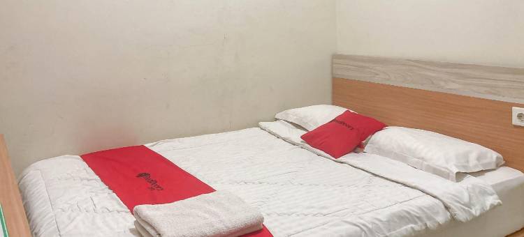 红多兹伊斯兰酒店-塔西马来亚波米宾馆(RedDoorz Syariah @ Boemi Guesthouse Tasikmalaya)图片